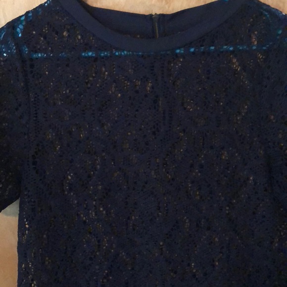 NWOT Banana Republic navy lace top - Picture 3 of 5